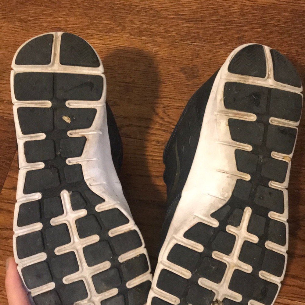 Nike Running Shoes - Picture 3 of 5